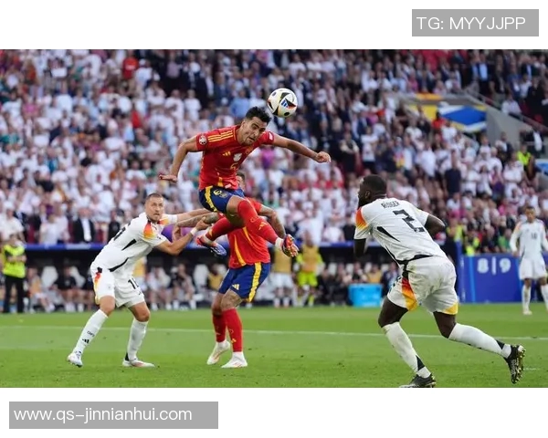 阿森纳球员提前布局拦截战术在中场线前的精彩表现