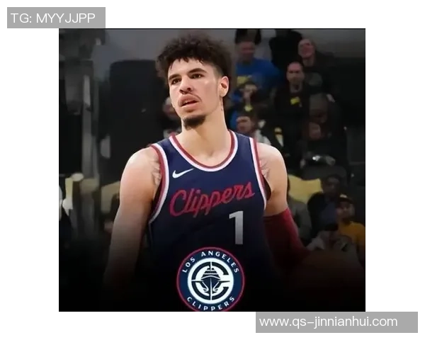 拉梅洛鲍尔表现出色13投8中三分4中8砍下20分助攻6次正负值高达27